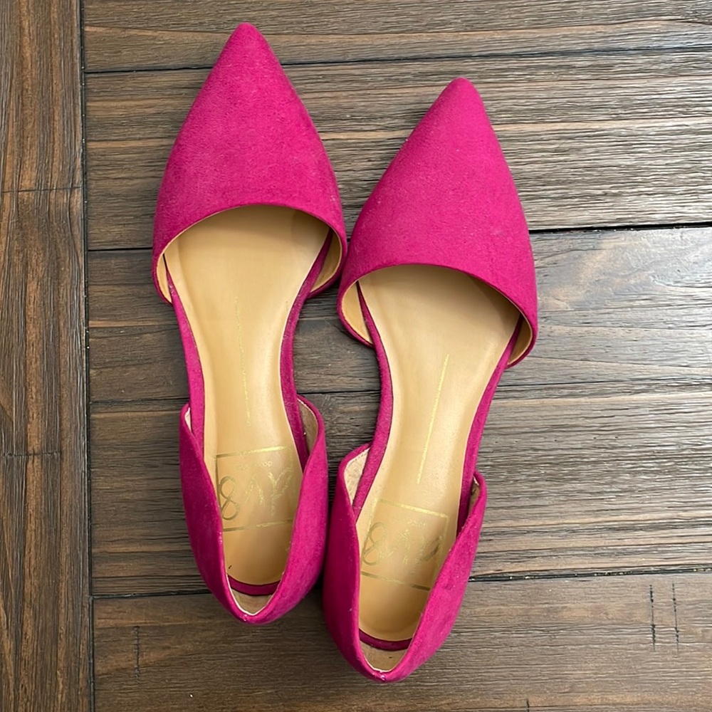 Magenta pointed toe Dolce Vita flat in size 6.5
